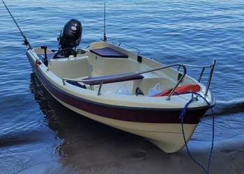 Łódka wędkarska,  motorówka  4.30m x1.45m silnik 20KM EFI mało używane
