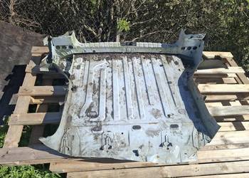 DACIA DUSTER I pas tył wanna