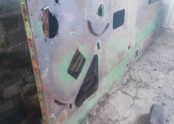 Burta bok kombajnu John Deere 330 przyczepka