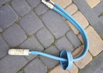 Pompka wody do zbiornika w przyczepie kempingowej