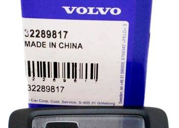 VOLVO XC40 prawa lampka podsufitki czarna OE