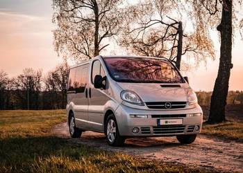 Opel Vivaro Opel Vivaro kampervan 7 osobowy 3 x klima Westfalia lozko kamp