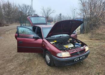 OPEL ASTRA 1.4 16V POLSKI SALON PIERWSZY WŁAŚCICIEL CZARNE BLACHY GLIWICE