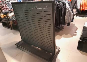 Ekspozytor akcesoria zawieszki sklep