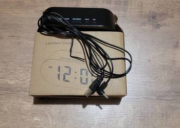 Cyfrowy budzik LED FAMICOZY (Model: FG-20)