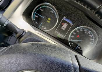 TOYOTA RAV4 Premium Selection 4X2 Kombi VIII 2.5 155KM