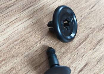 Klips pokrywy silnika do Toyoty