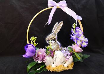 Stroik wielkanocny stojący na kole