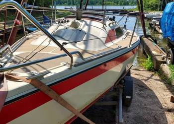 Jacht mieczowy Dehlya 22 z przyczepa I silnikiem