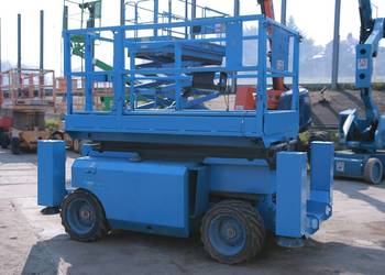 Podnośnik nożycowy GENIE GS 3268 RT (232) podest ruchomy