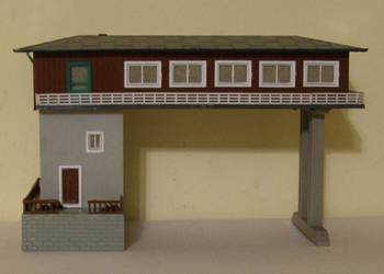 Domek na makietę Nr 7 , kolejka , nastawnia bramowa ,skala H0 - TT ?