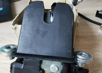 ORYGINAU FABIA II ROOMSTER ZAMEK KLAPY TYŁ 5J0827501B