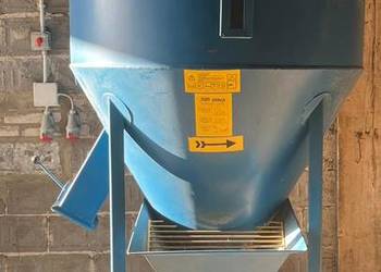 Mieszalnik pasz 1500l 3kw mało używany