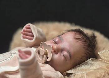 Realistyczny reborn od Yeterllen