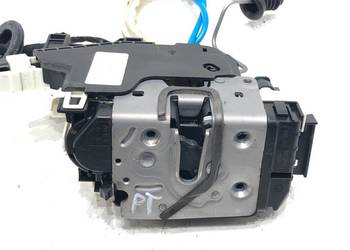 ZAMEK DRZWI PRAWY TYŁ MERCEDES W176 Hatchback A2047302835 12-18