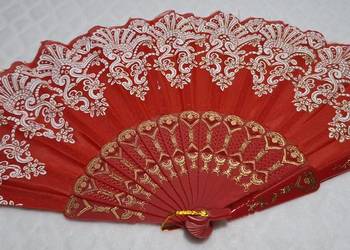 Wachlarz składany, czerwony, plastikowy, 43cm, uszkodzony