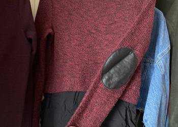 Sweterek Bershka melanżowy ze zwiewnym dołem łaty z imitacji