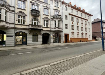 Wynajem lokalu handlowego – parter, główna ulica miasta