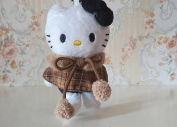 Brelok pluszowy jesienny Hello Kitty maskotka.VINTED/OLX