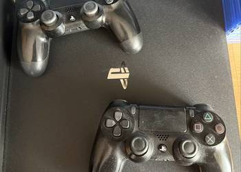 Playstation 4 Pro PS4 Pro (2 pady + gry)