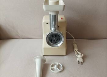 Stara zabytkowa maszynka do mielenia mięsa Predom Zelmer typ 186 z PRL-u