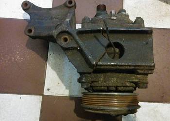 Mercedes 190 124 diesel benzyna spręzarka klimatyzacji łapa