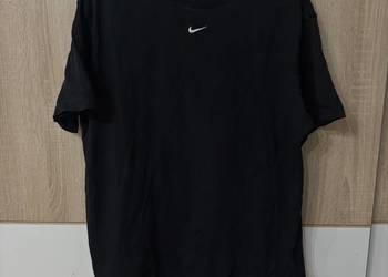 Koszulka Nike M central swoosh tshirt czarna