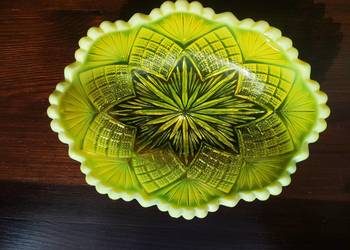 Szkło uranowe George Davidson talerz miska 1896r. "'Lords & Ladies"