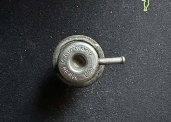 Regulator ciśnienia paliwa 1.8t 037 133 035c