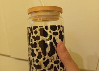 Kubek szklany z słomka