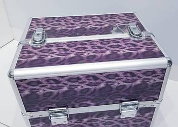 Kuferek kosmetyczny, walizka na akcesoria do paznokci z małym defektem