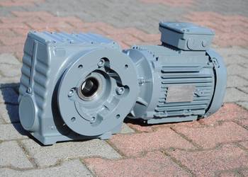 Motoreduktor kątowy 2.2kw. 35obr./min. firmy SEW