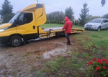 Auto laweta transport pomoc drogowa