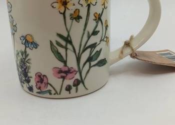 Kubek ceramiczny z motywem polnych kwiatów