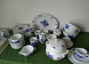 Kobaltowe róże w białej porcelanie Heinrich  Höhst 38 części