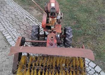 Traktorek jednoosiowy dzik iseki zamiatarka glebogryzarka