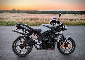 Triumph 675R street triple