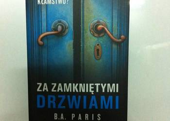 ZA ZAMKNIĘTYMI DRZWIAMI