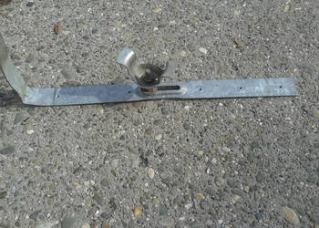 Uchwyt mocowanie koła w przyczepie kempingowej