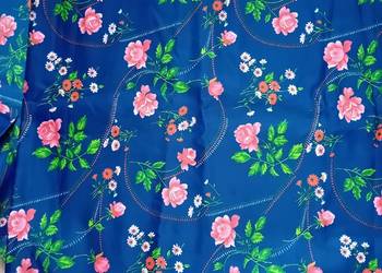 satyna w kwiaty , z metra