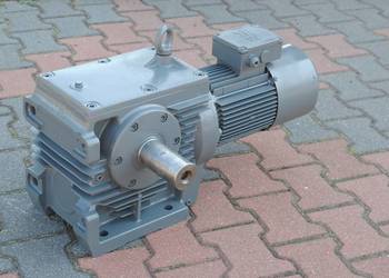 Motoreduktor kątowy 3kw. 9,5obr./min. z hamulcem. Firmy SEW