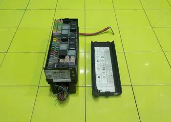 RANGE ROVER SPORT I 2.7 TDV6 07r skrzynka bezpiecznikow 8H32-14290-RA