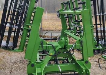 Agregat uprawowy z wałkiem z przodu HERKULES hydrauliczny