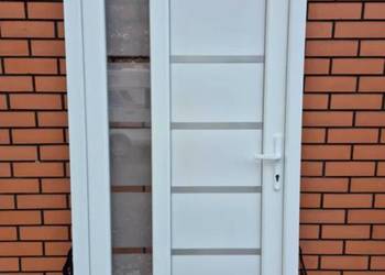 Ozdobne drzwi 100x210 białe ciepłe