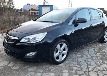 Opel Astra 1.4 16V Benzyna / Klima sprawna / Alu / Nawigacja / Opłacona Opel Astra 1.4 16V Benzyna / Klima sprawna / Alu / Nawigacja / Opłacona