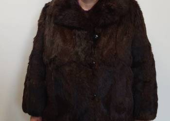 Ekskluzywna kurtka z naturalnego futra królika – ciepło i elegancja Ekskluzywna kurtka z naturalnego futra królika – ciepło i elegancja