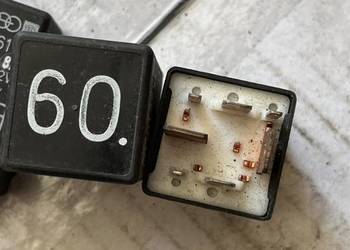 Przekaźnik świec żarowych Audi VW 171911261E oryginał