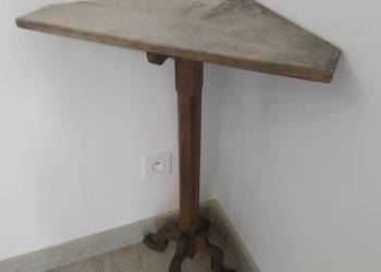 Drewniany stolik vintage narożny
