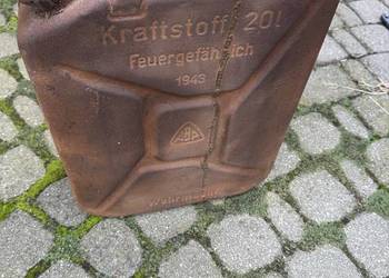 niemiecki kanister Wehrmachtu z 1943 roku (20L, „Kraftstoff 20L – Feuergefä