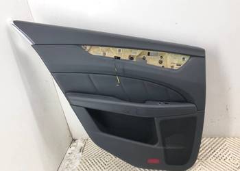 BOCZEK DRZWI LEWY TYŁ MERCEDES C218 Hatchback 11-17 TAPICERKA